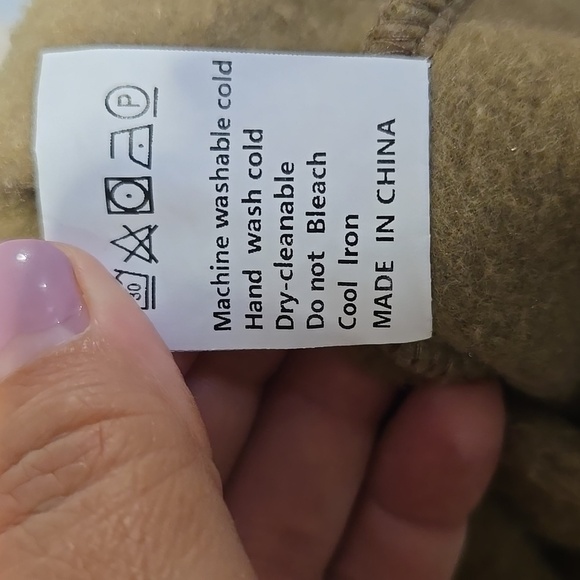 Trendy Queen Brown And Cream Sweatshirt Size Medium - Picture 8 of 8